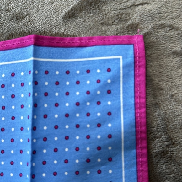 2 Men’s Pocket Squares. 100% cotton. With polka dots and Borders. - Picture 4 of 4